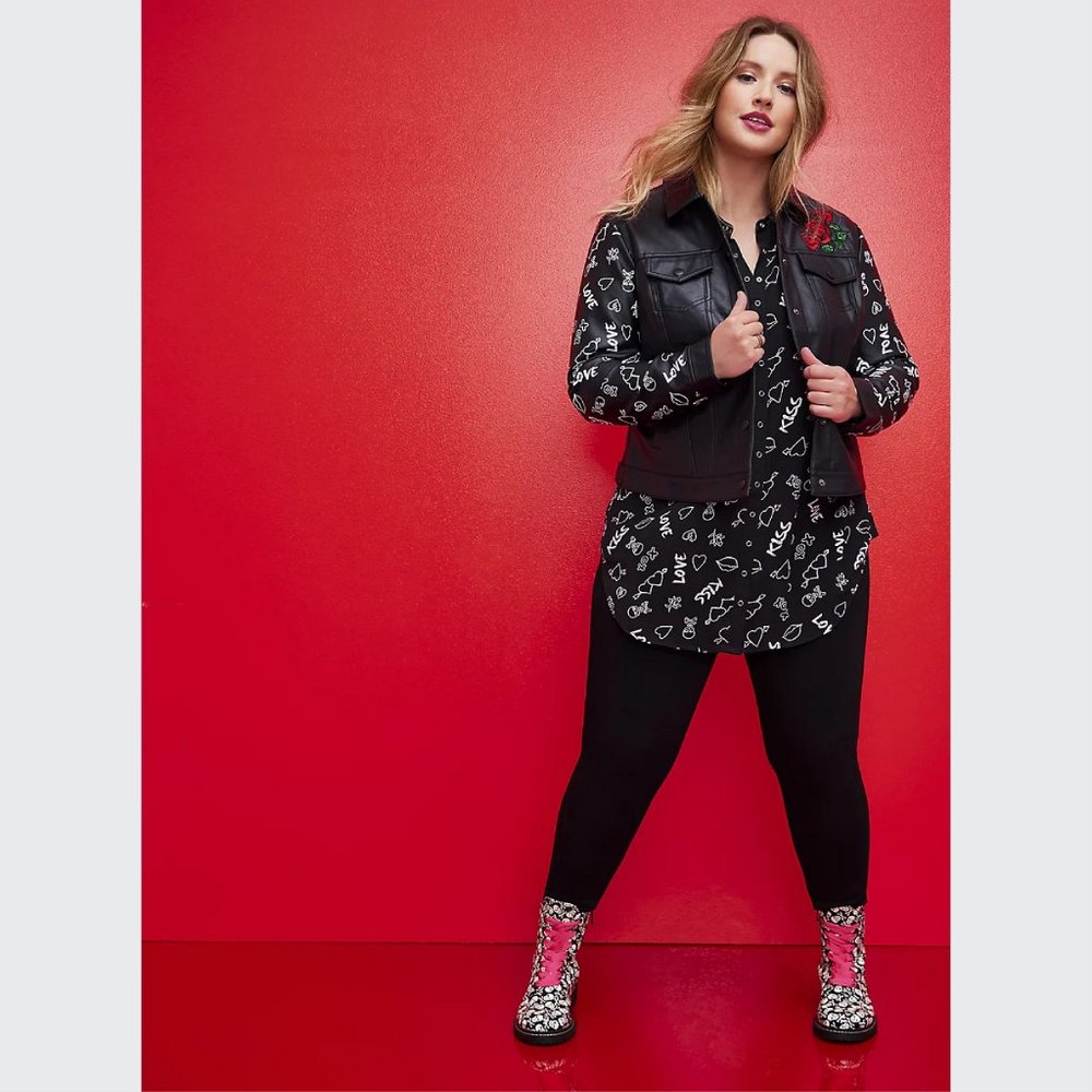 Torrid BETSEY JOHNSON EMBROIDERED TRUCKER JACKET - FAUX LEATHER Size 5 - Picture 5 of 5